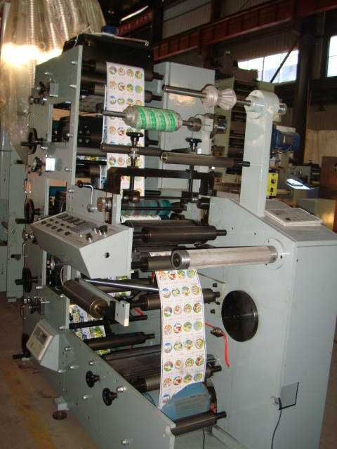 Automatische UV -Flexografie -Label -Druckmaschine